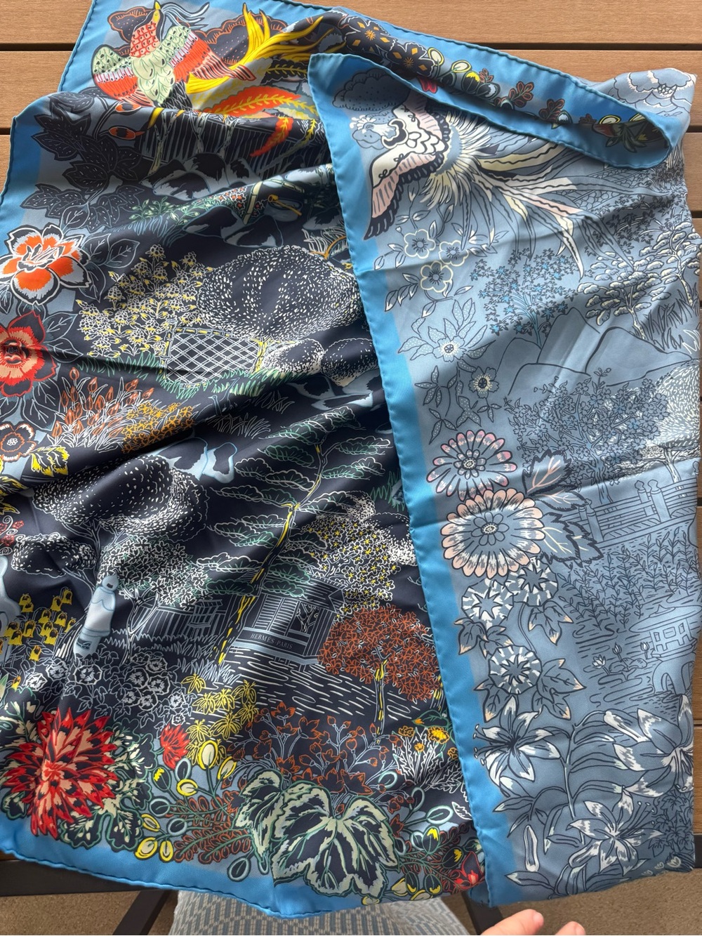 💫Hermès "Mille Feuilles de Soie" 90 Double Face Silk Hand Rolled Scarf 💫